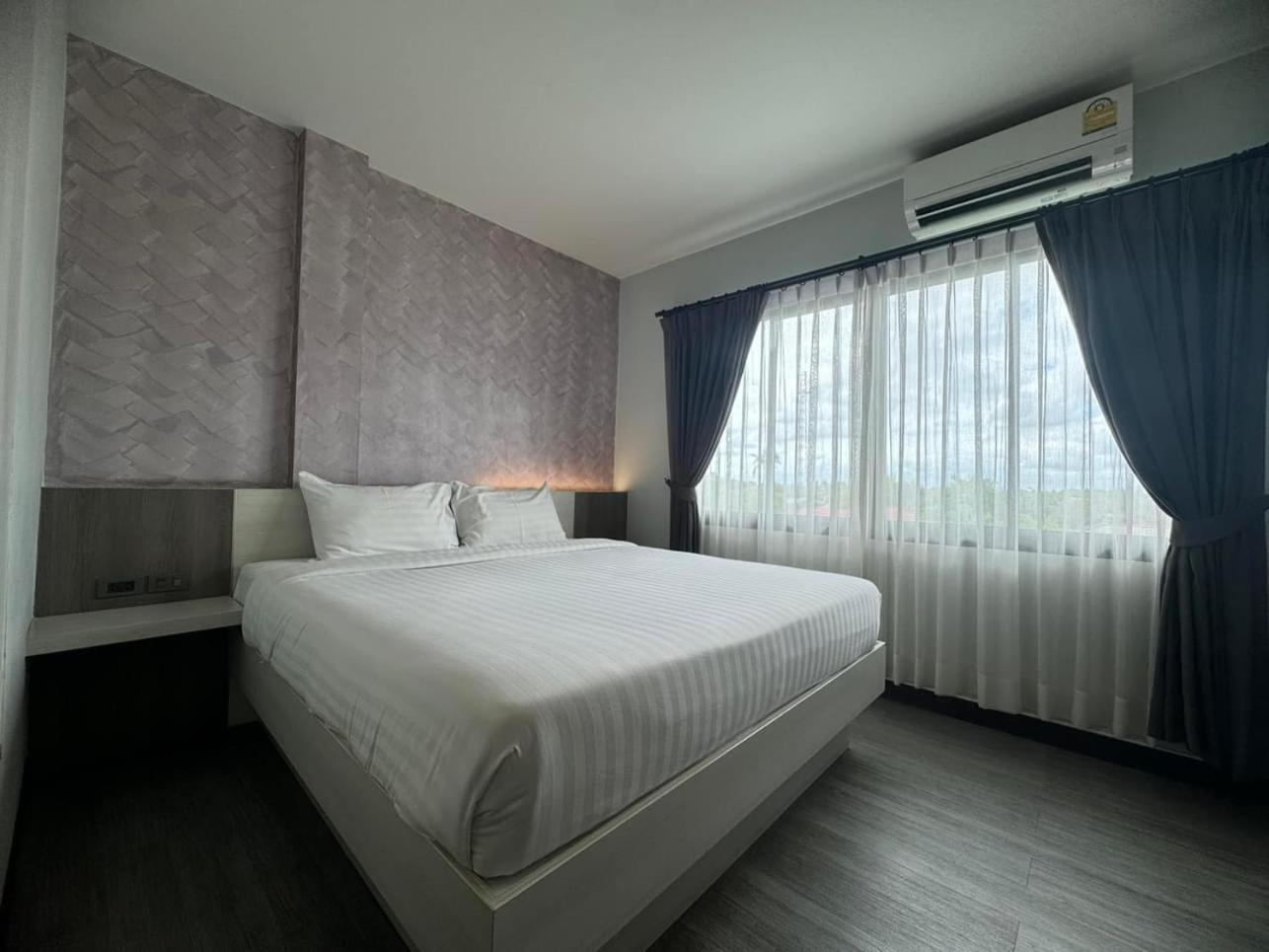 Socool Grand Hotel Nang Rong Bagian luar foto